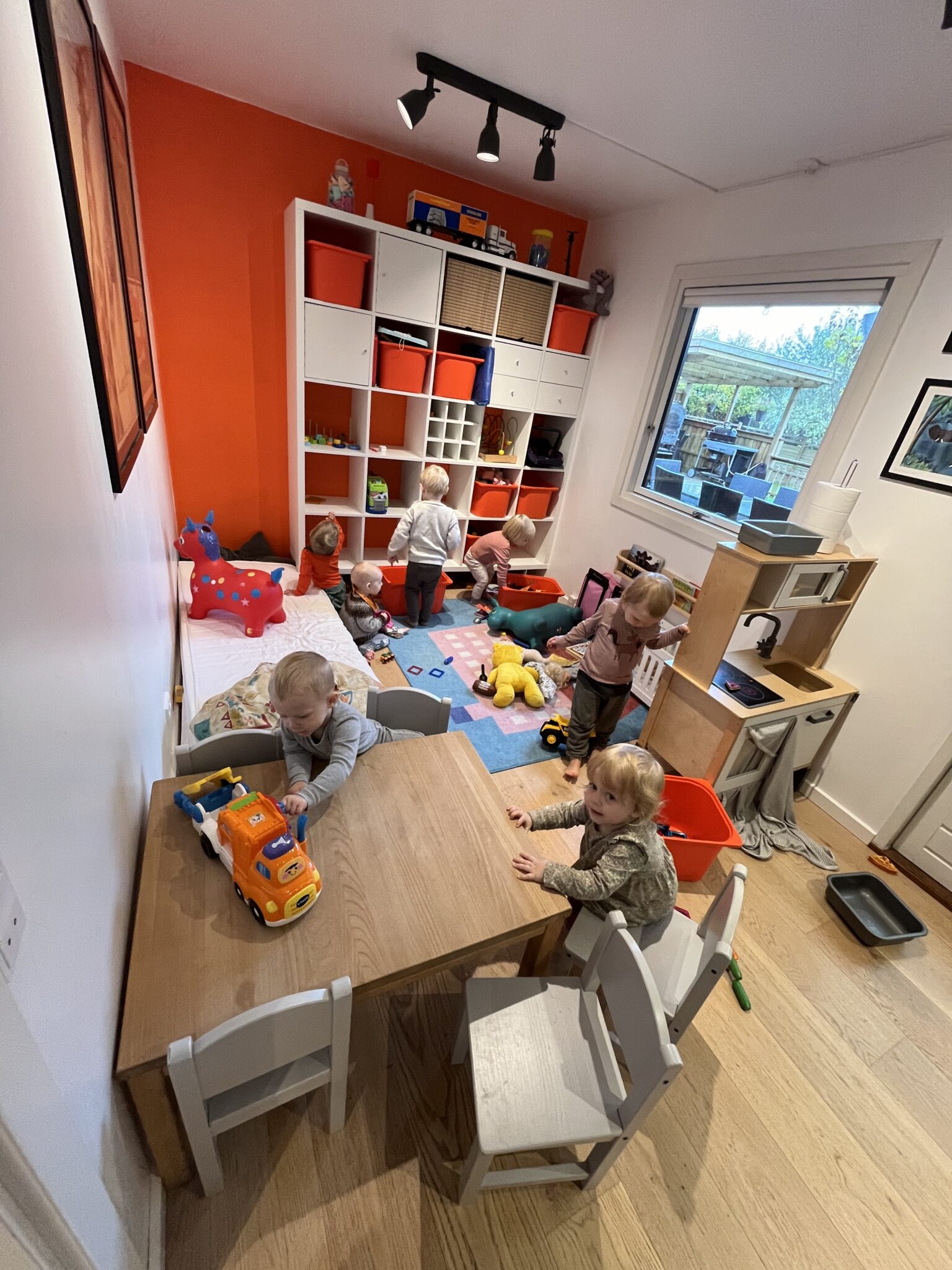 Børn leger i Vindinge Private Pasningsordning i Vindinge nær Roskilde, dagpleje